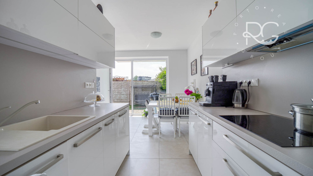 Posledný 5izb RD kompletne zariadený s garážou v krásnom prostredí v Čilistovskej lagúne