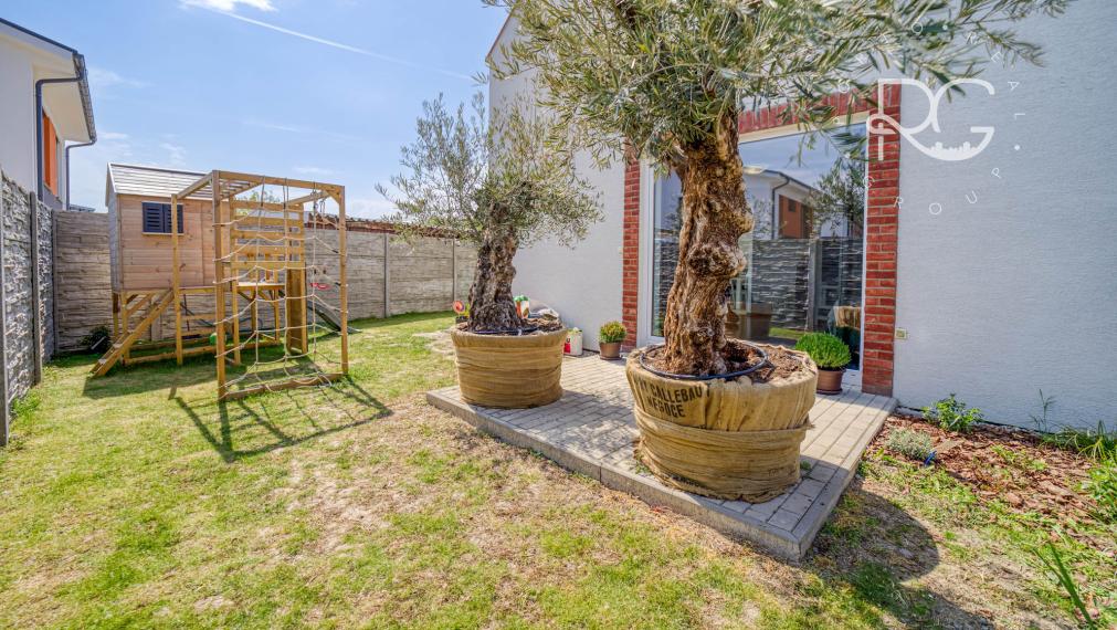 Posledný 5izb RD kompletne zariadený s garážou v krásnom prostredí v Čilistovskej lagúne