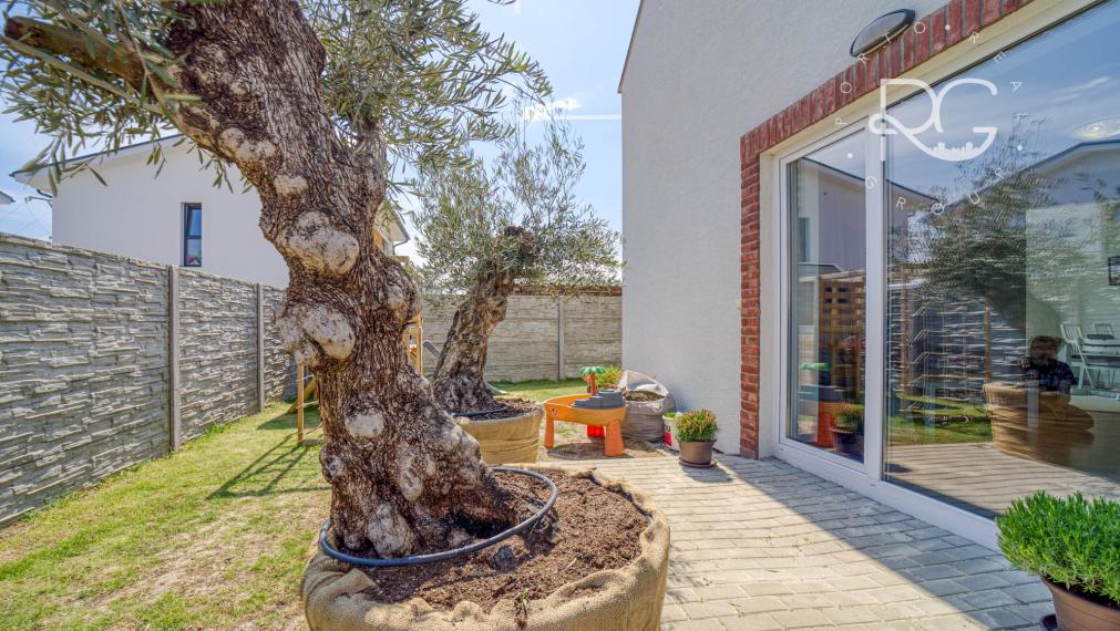 Posledný 5izb RD kompletne zariadený s garážou v krásnom prostredí v Čilistovskej lagúne