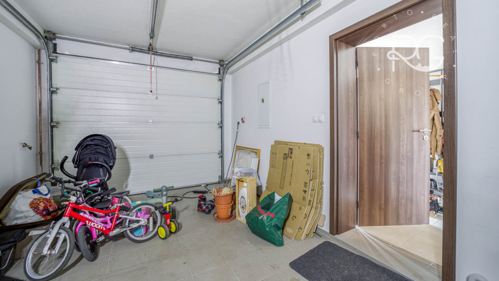 Posledný 5izb RD kompletne zariadený s garážou v krásnom prostredí v Čilistovskej lagúne