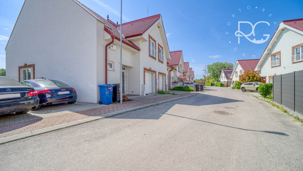 Posledný 5izb RD kompletne zariadený s garážou v krásnom prostredí v Čilistovskej lagúne