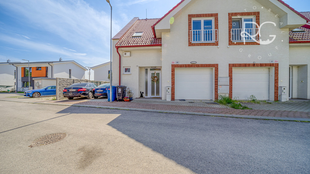 Posledný 5izb RD kompletne zariadený s garážou v krásnom prostredí v Čilistovskej lagúne