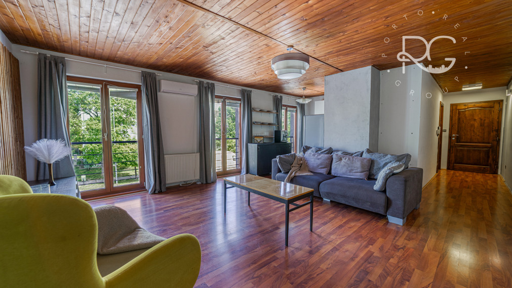 Trojpodlažná polyfunkčná budova v úplnom centre Šamorína na predaj