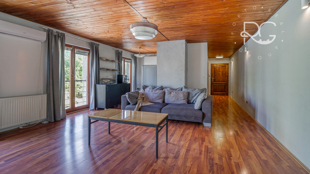 Trojpodlažná polyfunkčná budova v úplnom centre Šamorína na predaj