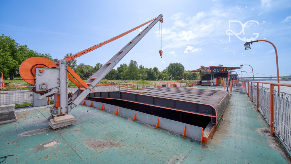 Pontón v TOP lokalite na Tyršovom nábreží