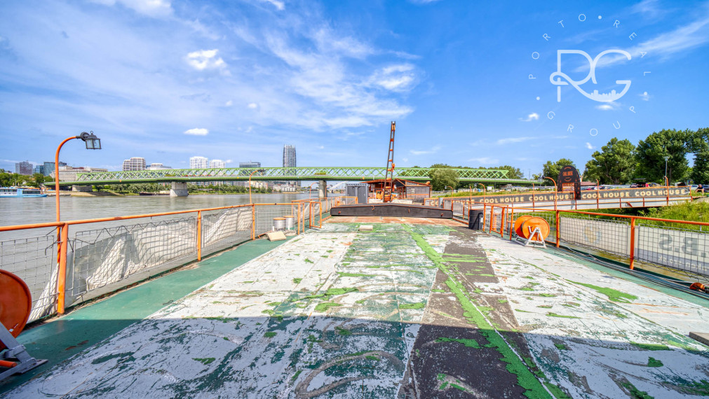 Pontón v TOP lokalite na Tyršovom nábreží