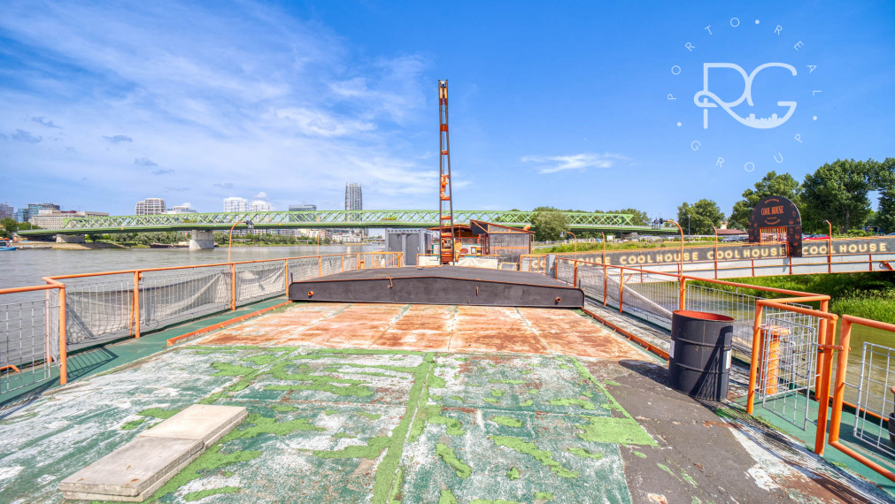 Pontón v TOP lokalite na Tyršovom nábreží