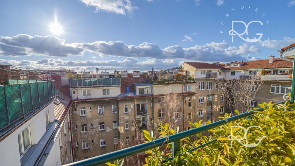 Pôsobivý staromestský byt s veľkou terasou s krásnym výhľadom