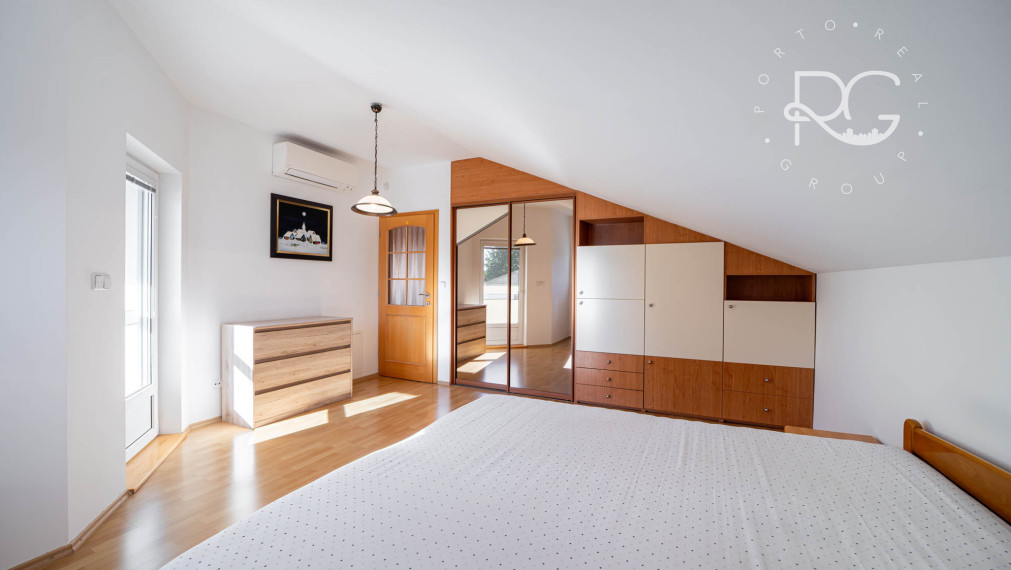 =REZERVOVANÉ=Priestranný RD na 11árovom pozemku s bazénom, saunou, garážou v krásnej lokalite 15 min od BA