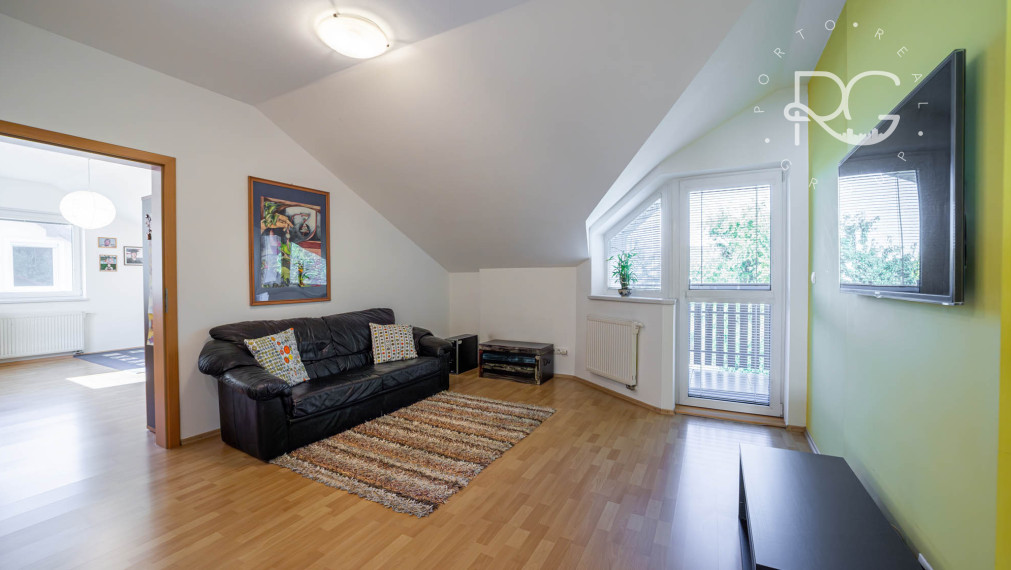 =REZERVOVANÉ=Priestranný RD na 11árovom pozemku s bazénom, saunou, garážou v krásnej lokalite 15 min od BA