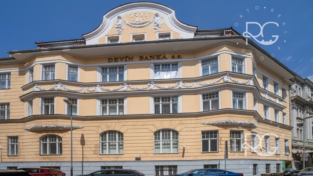 Krásna historická budova v Starom Meste na predaj