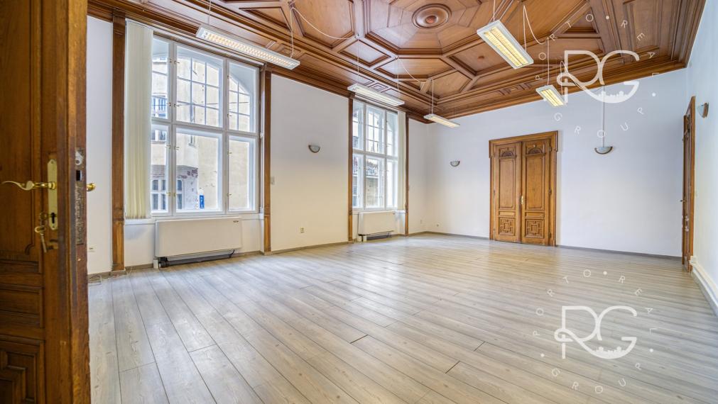 Krásna historická budova v Starom Meste na predaj