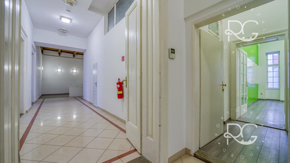 Krásna historická budova v Starom Meste na predaj