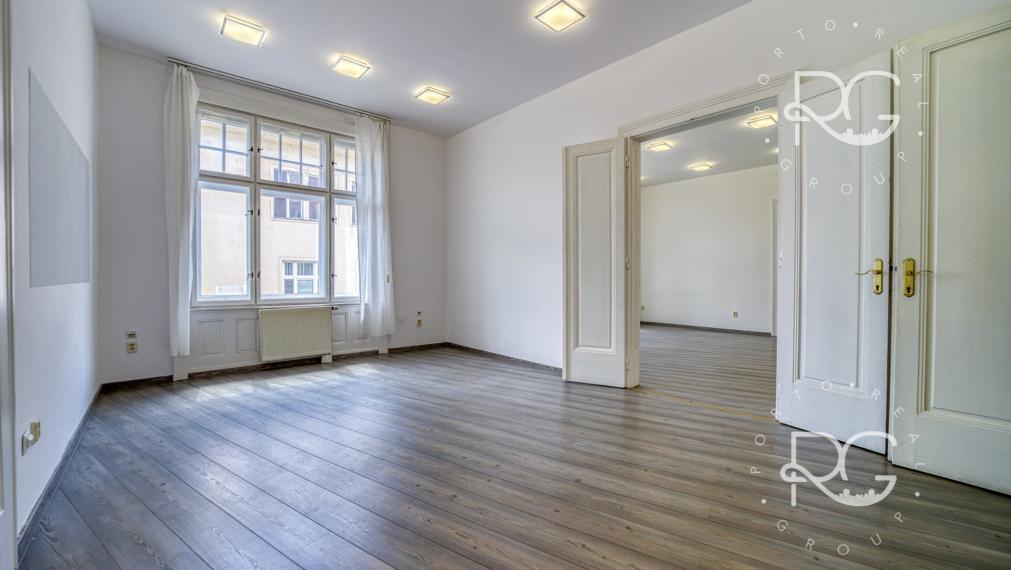 Krásna historická budova v Starom Meste na predaj