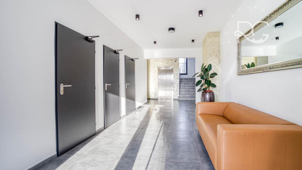 Štýlový kompletne zariadený 2 izbový apartmán s terasou - odpočet DPH