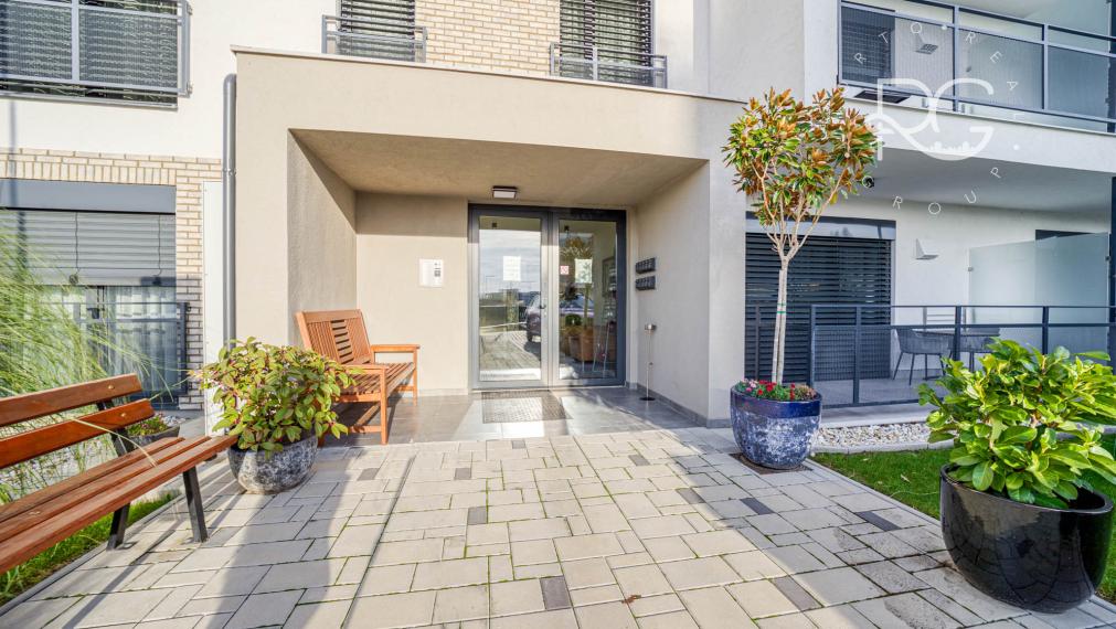 Štýlový kompletne zariadený 2 izbový apartmán s terasou - odpočet DPH