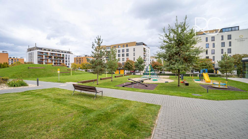 Garážové státie v lokalite Slnečnice-Viladomy na Fialovej ulici na predaj