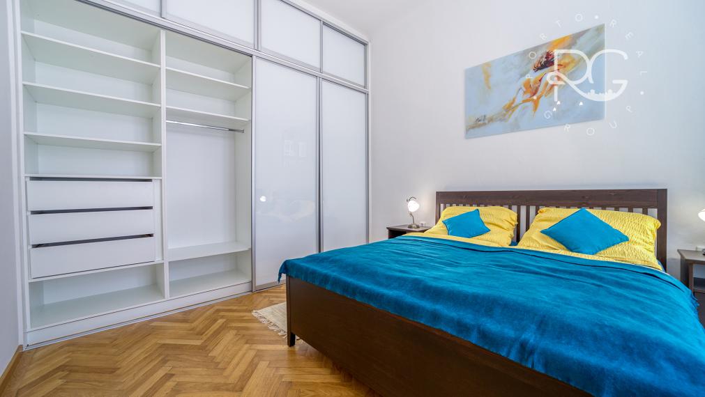 Krásny staromestský kompletne zariadený 2izb byt na Palisádoch na prenájom