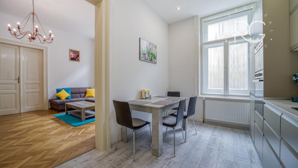 Krásny staromestský kompletne zariadený 2izb byt na Palisádoch na prenájom