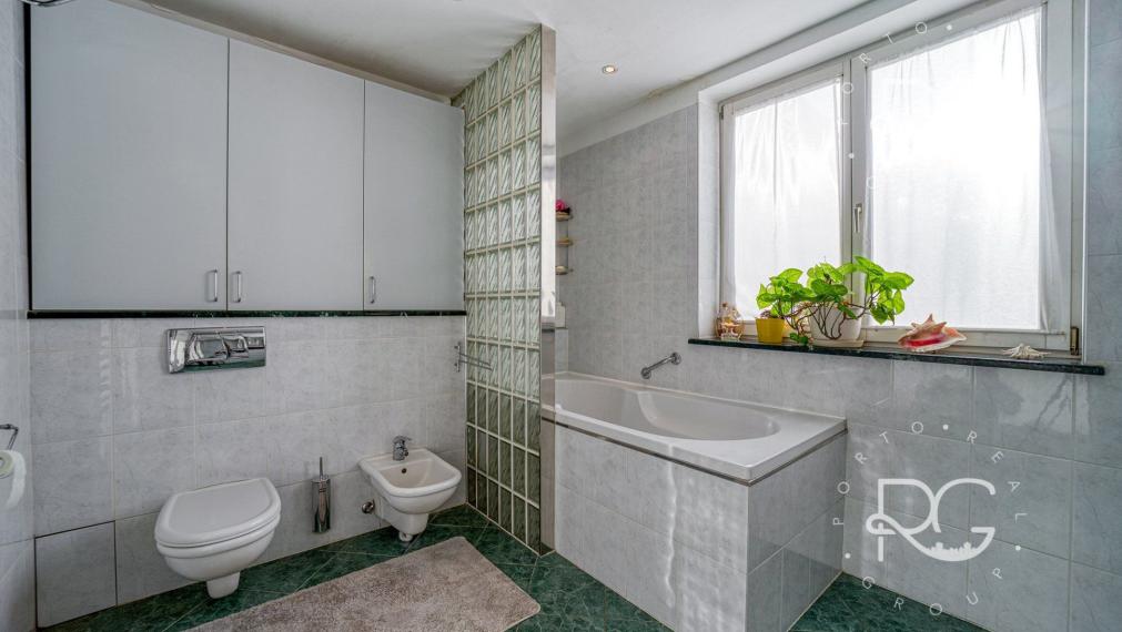 Pôsobivý staromestský byt s veľkou terasou s krásnym výhľadom