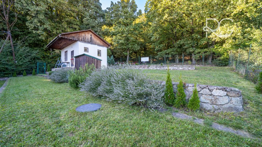 2 pozemky pri lese a krásnym výhľadom v lukratívnej časti Bratislava III - AHOJ