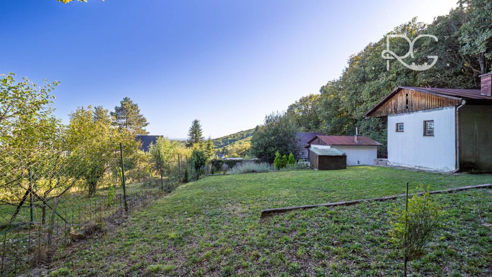 2 pozemky pri lese a krásnym výhľadom v lukratívnej časti Bratislava III - AHOJ