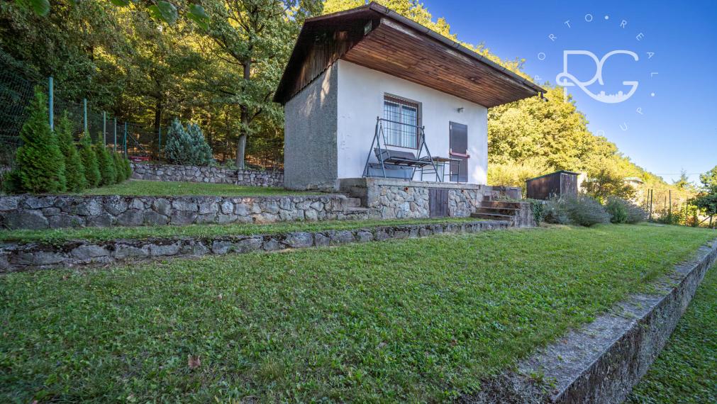 2 pozemky pri lese a krásnym výhľadom v lukratívnej časti Bratislava III - AHOJ