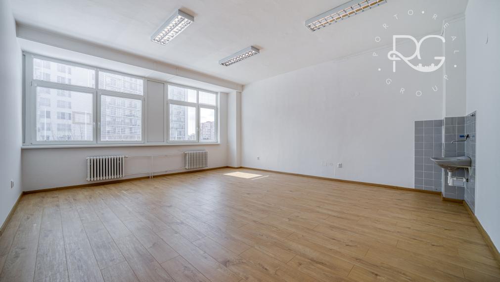 Na prenájom kancelária 39,29 m2 Wolkrova, Bratislava V – Petržalka