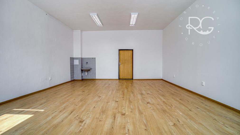 Na prenájom kancelária 39,29 m2 Wolkrova, Bratislava V – Petržalka