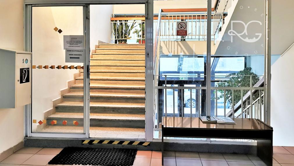 Na prenájom kancelária 18 m2 Wolkrova, Bratislava V – Petržalka