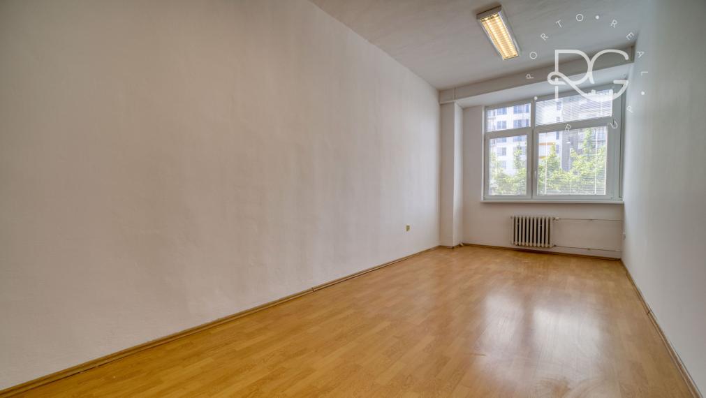 Na prenájom kancelária 18 m2 Wolkrova, Bratislava V – Petržalka