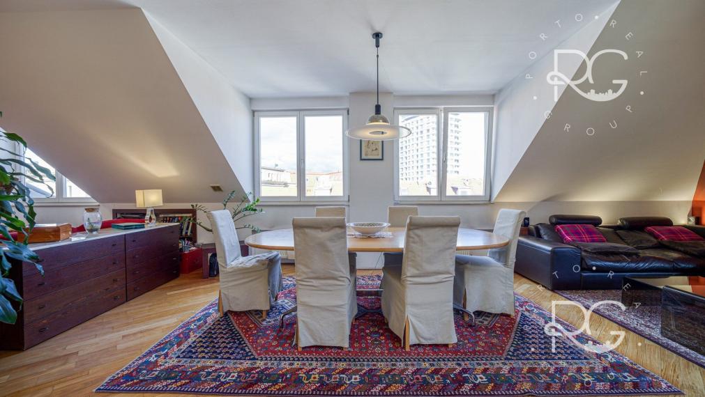 Charizmatický staromestský byt 216 m2 s 30 m2 terasou s krásnym výhľadom