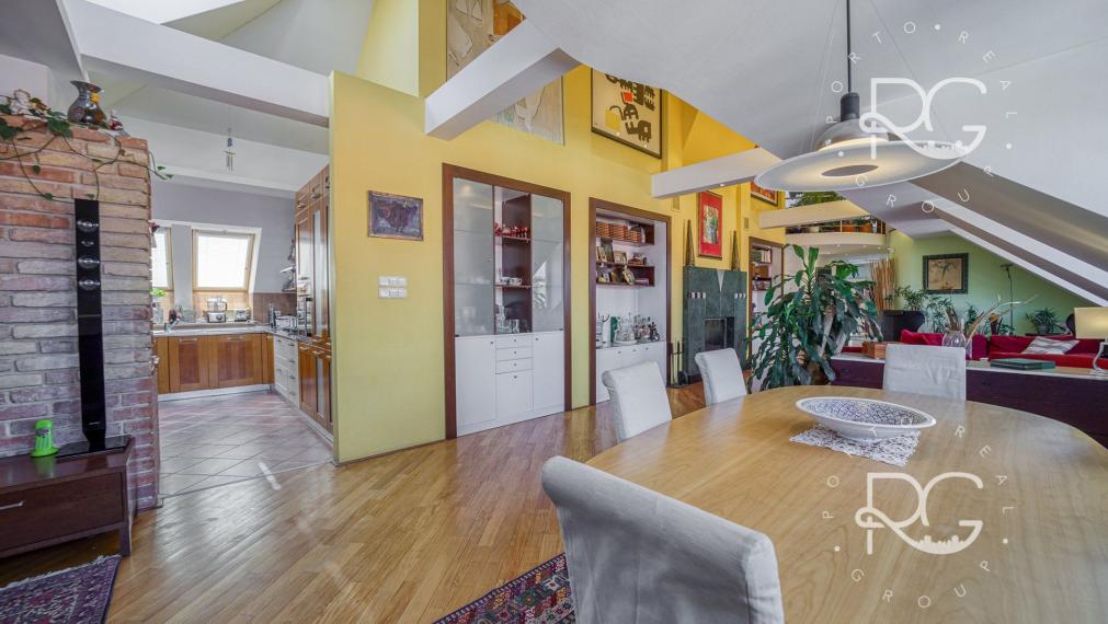 Charizmatický staromestský byt 216 m2 s 30 m2 terasou s krásnym výhľadom