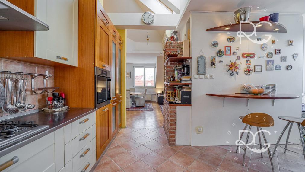 Charizmatický staromestský byt 216 m2 s 30 m2 terasou s krásnym výhľadom