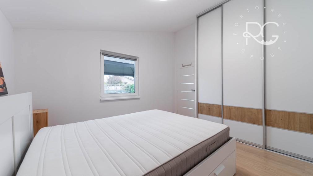 Moderný zariadený 4izb bungalov na 7árovom pozemku 20 min.od BA