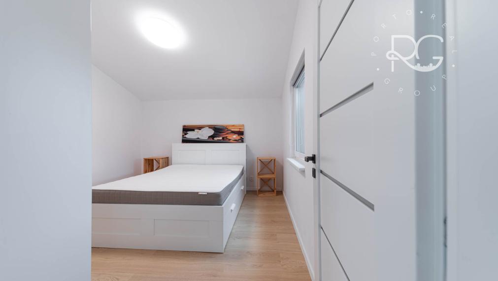 Moderný zariadený 4izb bungalov na 7árovom pozemku 20 min.od BA