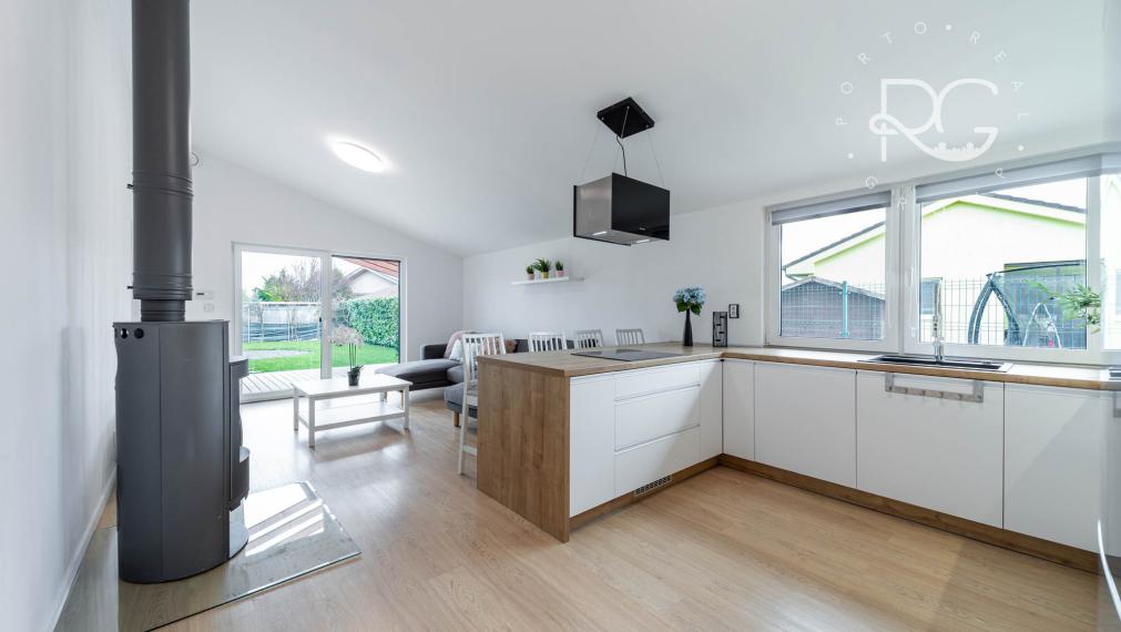 Moderný zariadený 4izb bungalov na 7árovom pozemku 20 min.od BA