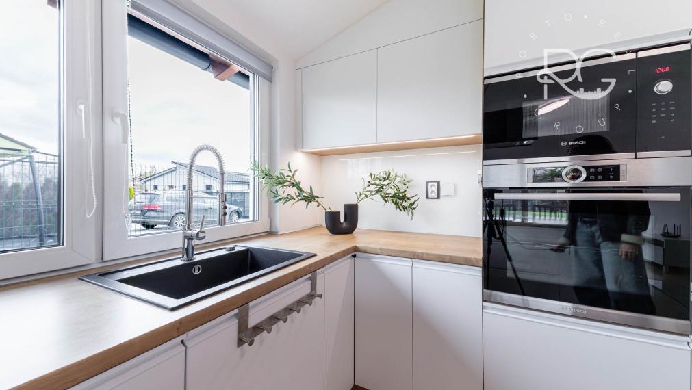 Moderný zariadený 4izb bungalov na 7árovom pozemku 20 min.od BA