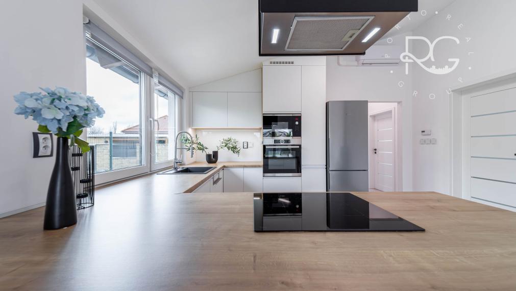 Moderný zariadený 4izb bungalov na 7árovom pozemku 20 min.od BA