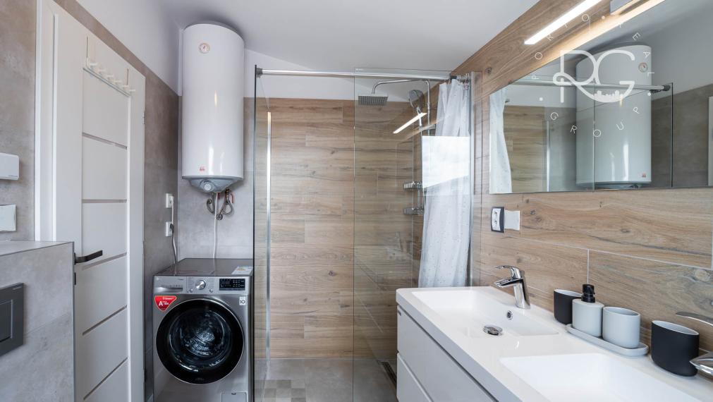 Moderný zariadený 4izb bungalov na 7árovom pozemku 20 min.od BA