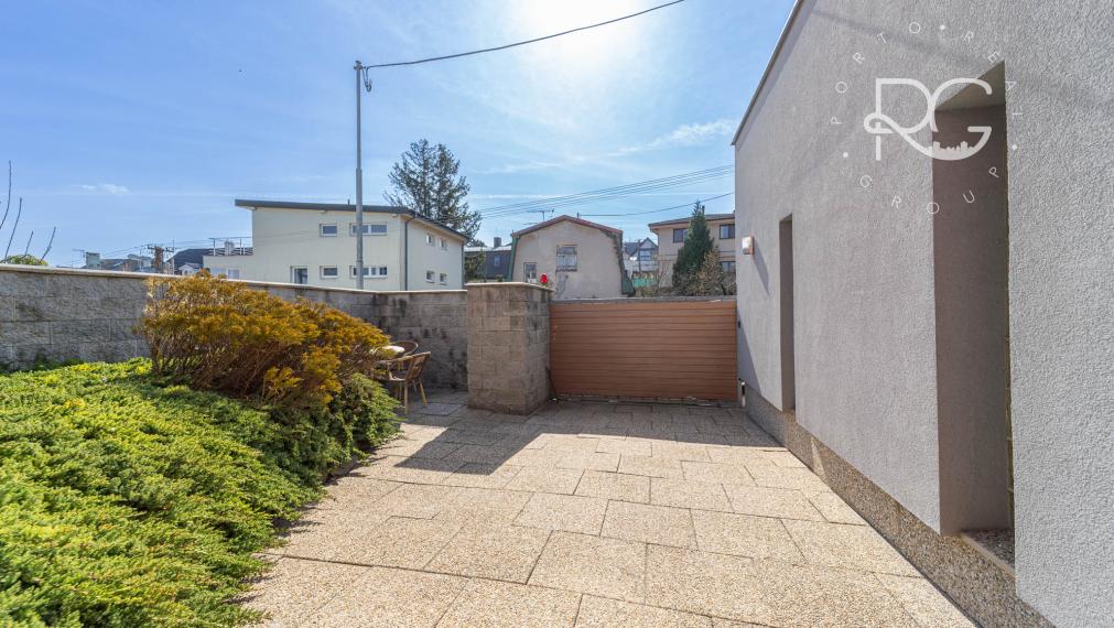 Priestranný 5-izbový RD s terasami a záhradou na Kolibe, ul. Bellova