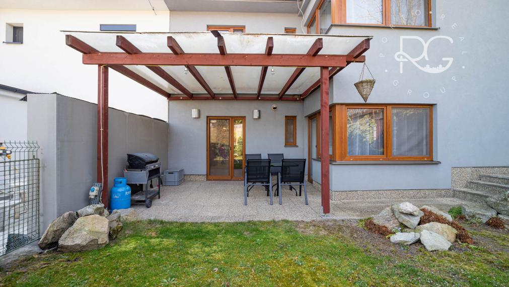 Priestranný 5-izbový RD s terasami a záhradou na Kolibe, ul. Bellova