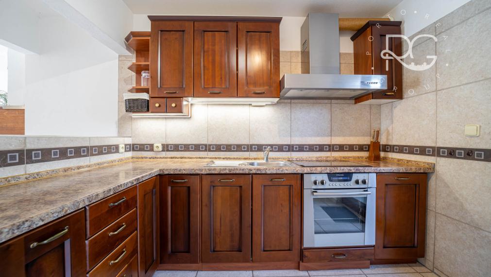 Priestranný 5-izbový RD s terasami a záhradou na Kolibe, ul. Bellova