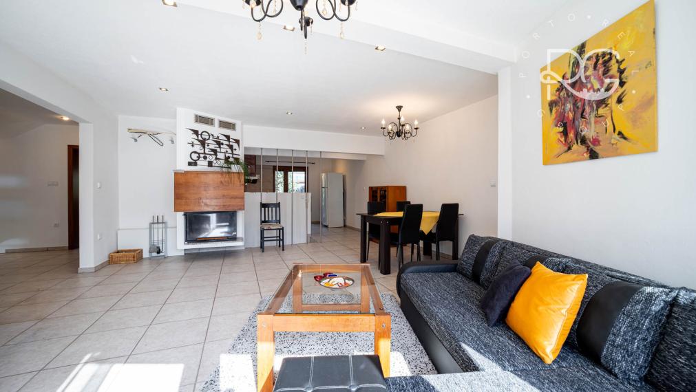 Priestranný 5-izbový RD s terasami a záhradou na Kolibe, ul. Bellova