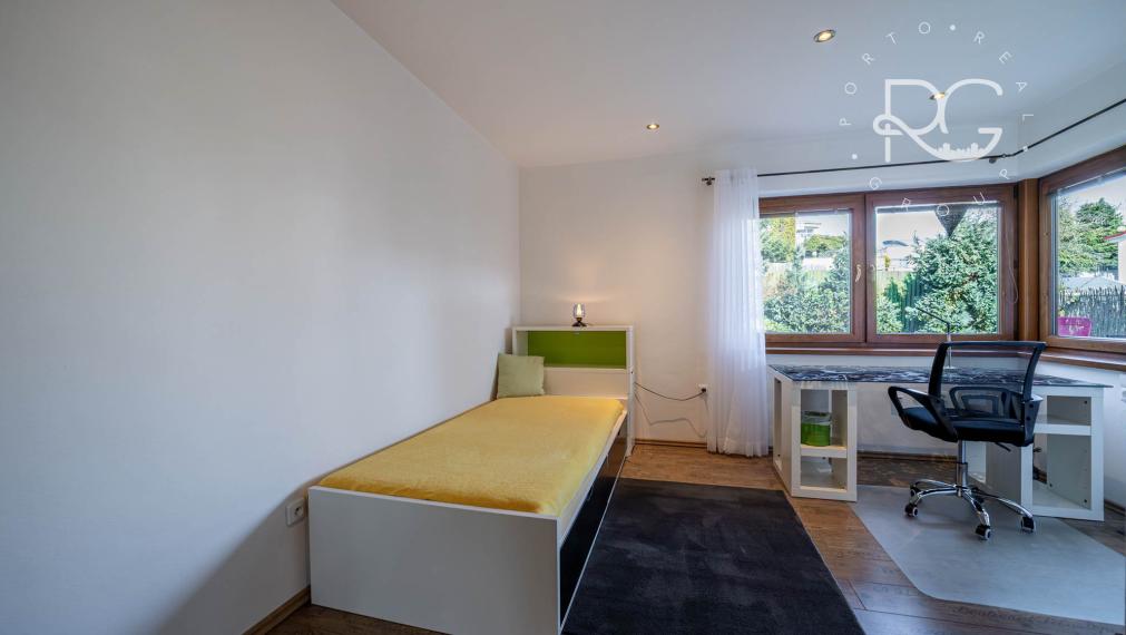 Priestranný 5-izbový RD s terasami a záhradou na Kolibe, ul. Bellova