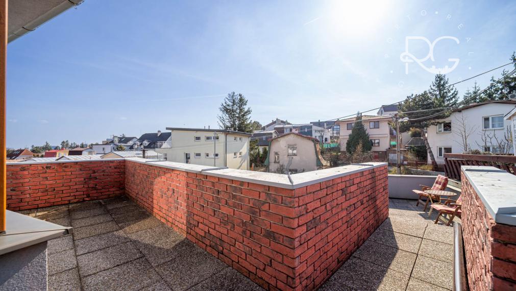 Priestranný 5-izbový RD s terasami a záhradou na Kolibe, ul. Bellova