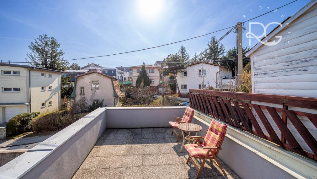 Priestranný 5-izbový RD s terasami a záhradou na Kolibe, ul. Bellova