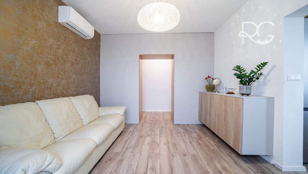 Pekný kompletne zrekonštruovaný a zariadený 2 izb byt 20 min.od BA