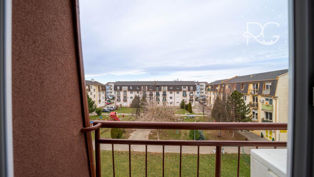 Pekný kompletne zrekonštruovaný a zariadený 2 izb byt 20 min.od BA