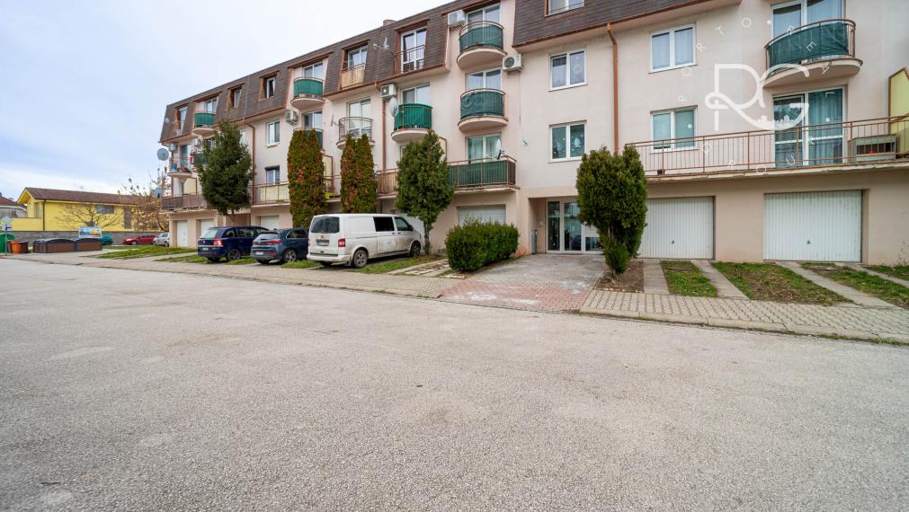 Pekný kompletne zrekonštruovaný a zariadený 2 izb byt 20 min.od BA